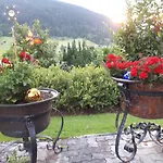 Gaestehaus Zum Tauern