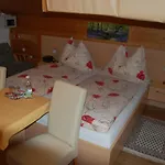 Gaestehaus Zum Tauern Pensionat