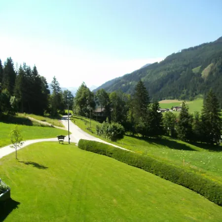 Gaestehaus Zum Tauern 招待所