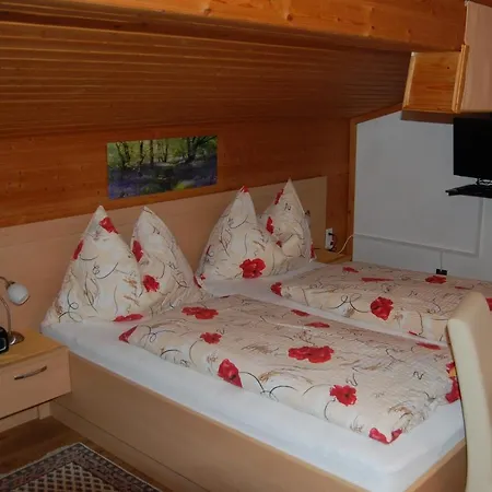 Гостевой дом Gaestehaus Zum Tauern Радштадт