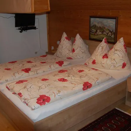 Gaestehaus Zum Tauern 3*