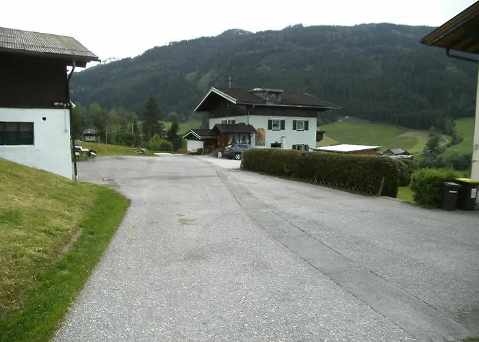 Gaestehaus Zum Tauern Pensión 3*