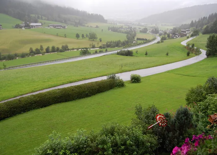 Pensión Gaestehaus Zum Tauern 3*