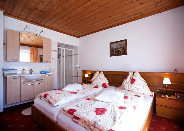 Gaestehaus Zum Tauern 3*